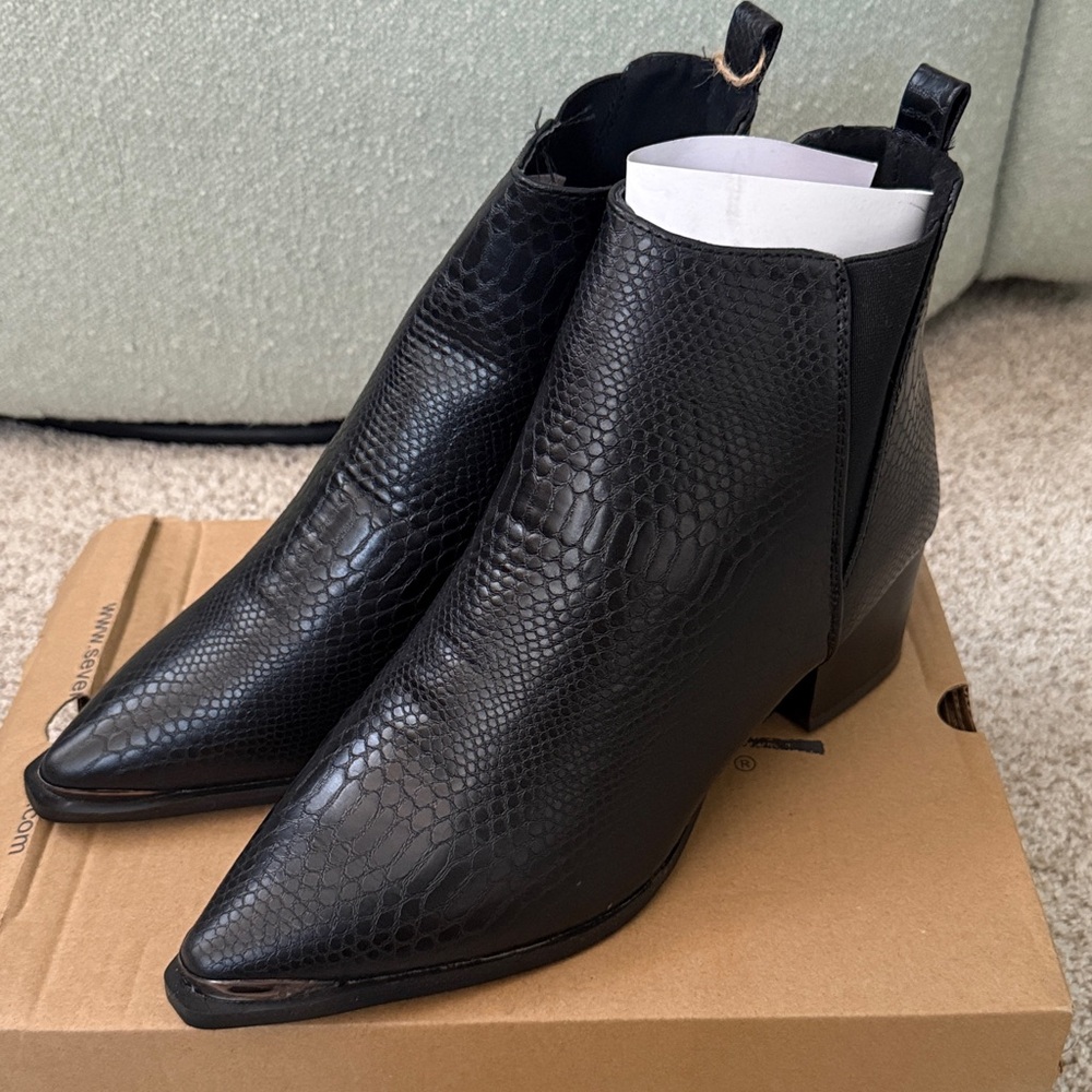 Seven7 Madison Python Pointed Toe Ankle Boots Wom… - image 2